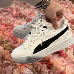 Puma Women’s Sneaker 6.5